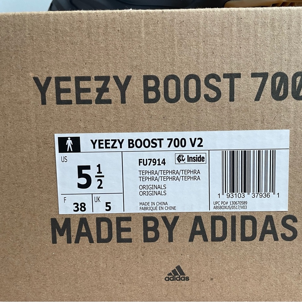 Yeezy 700 “Tephra” - Picture 3 of 15